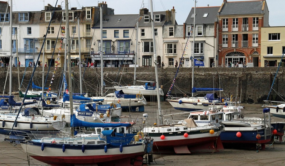 Protecting Wooden Boats from Damp and Rot