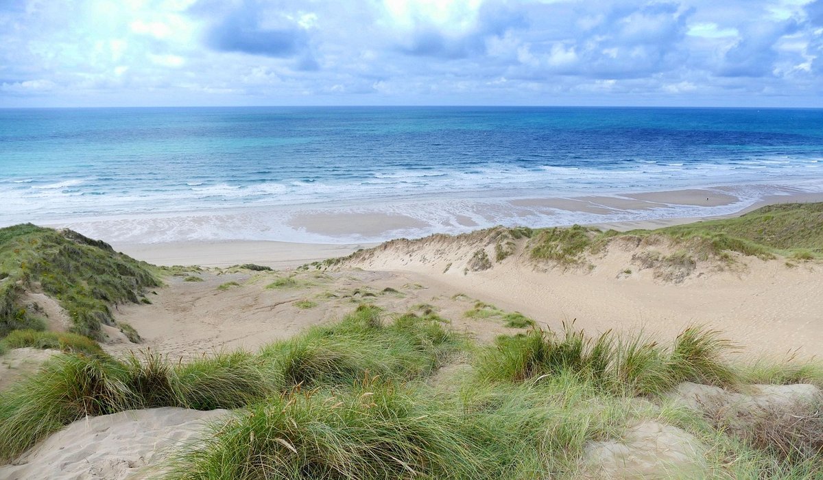Reading Coastal Path Maps and Waymarkers